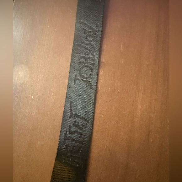 Betsey Johnson-Vampire Lips and Sugar Skull Cross Body- Flower Interior-Like New - Picture 8 of 10